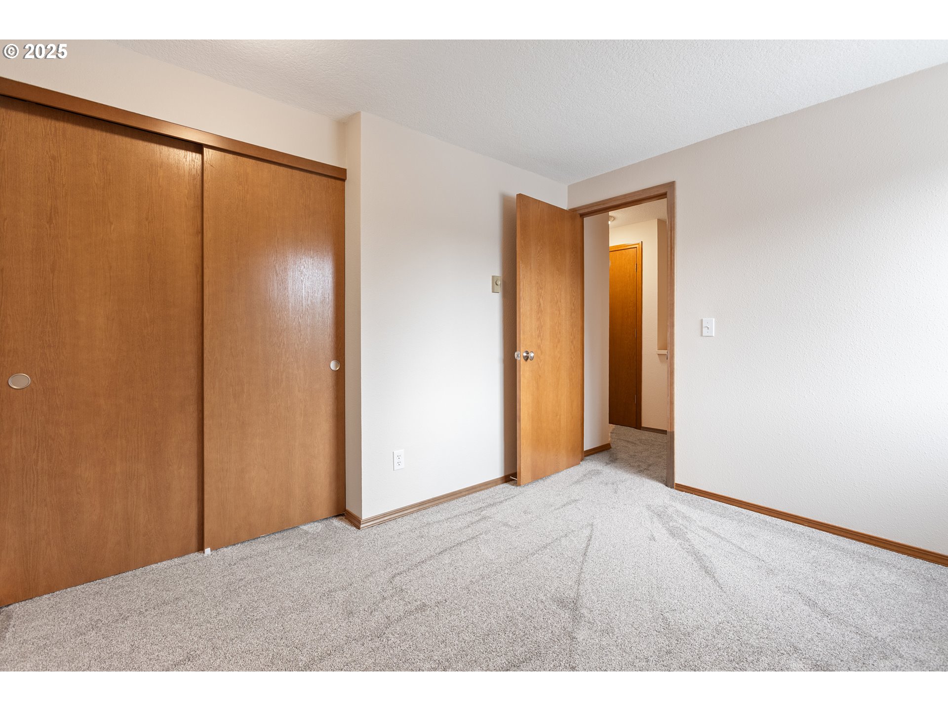 251 Northeast Village Squire Avenue, Unit 15 Gresham, OR 97030 - Photo 34 of 39