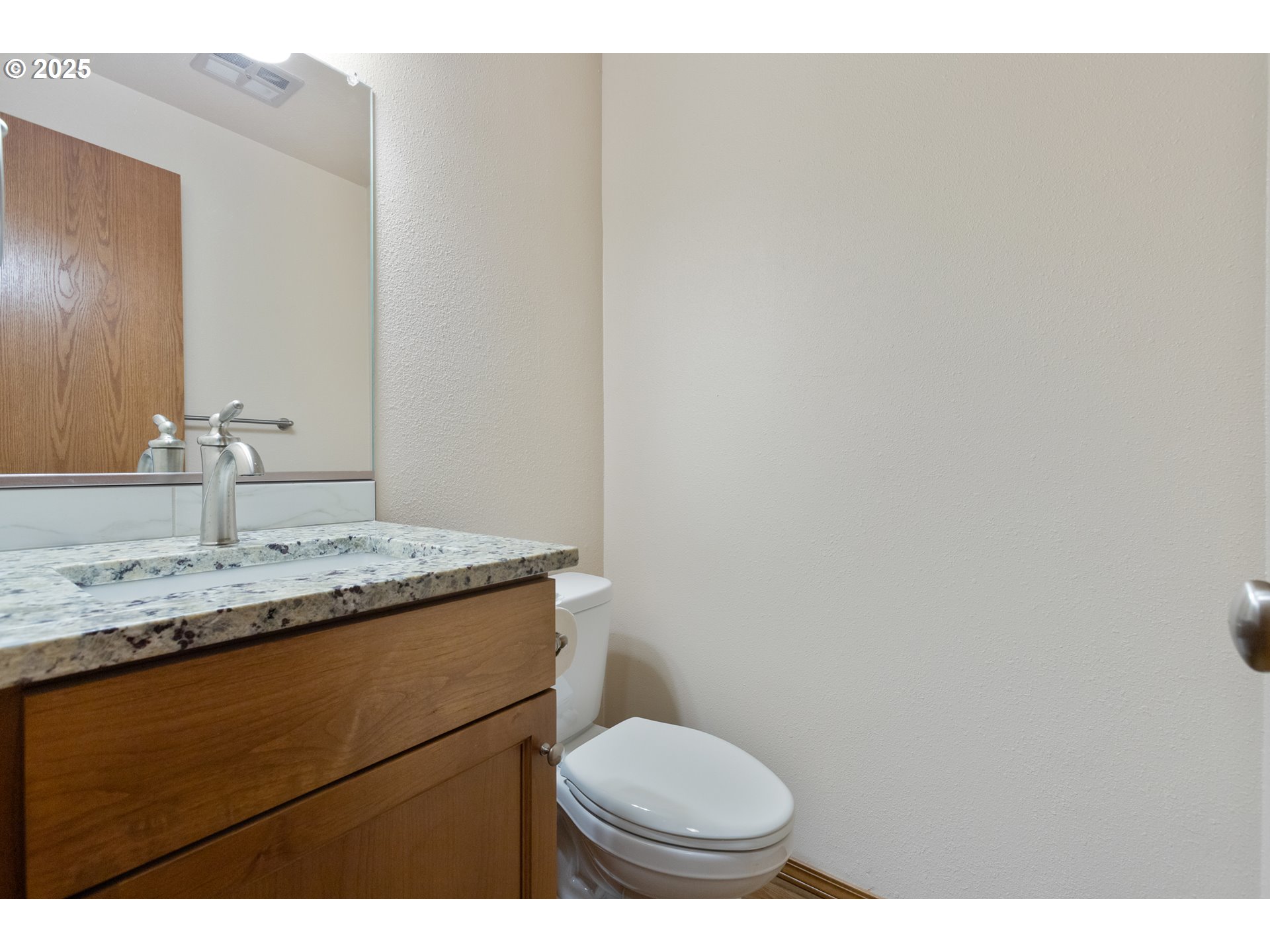 251 Northeast Village Squire Avenue, Unit 15 Gresham, OR 97030 - Photo 6 of 39