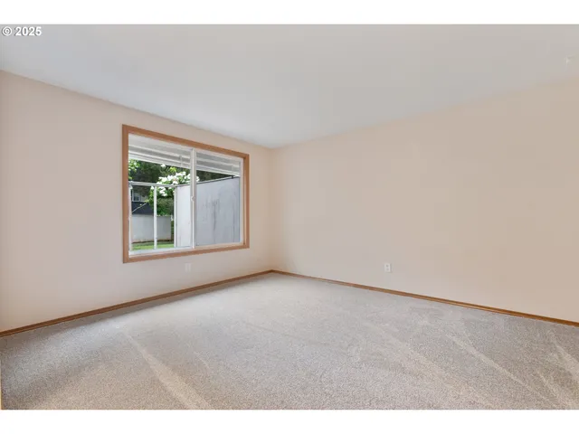 $334,950 | 251 Northeast Village Squire Avenue, Unit 15, Gresham, OR 97030