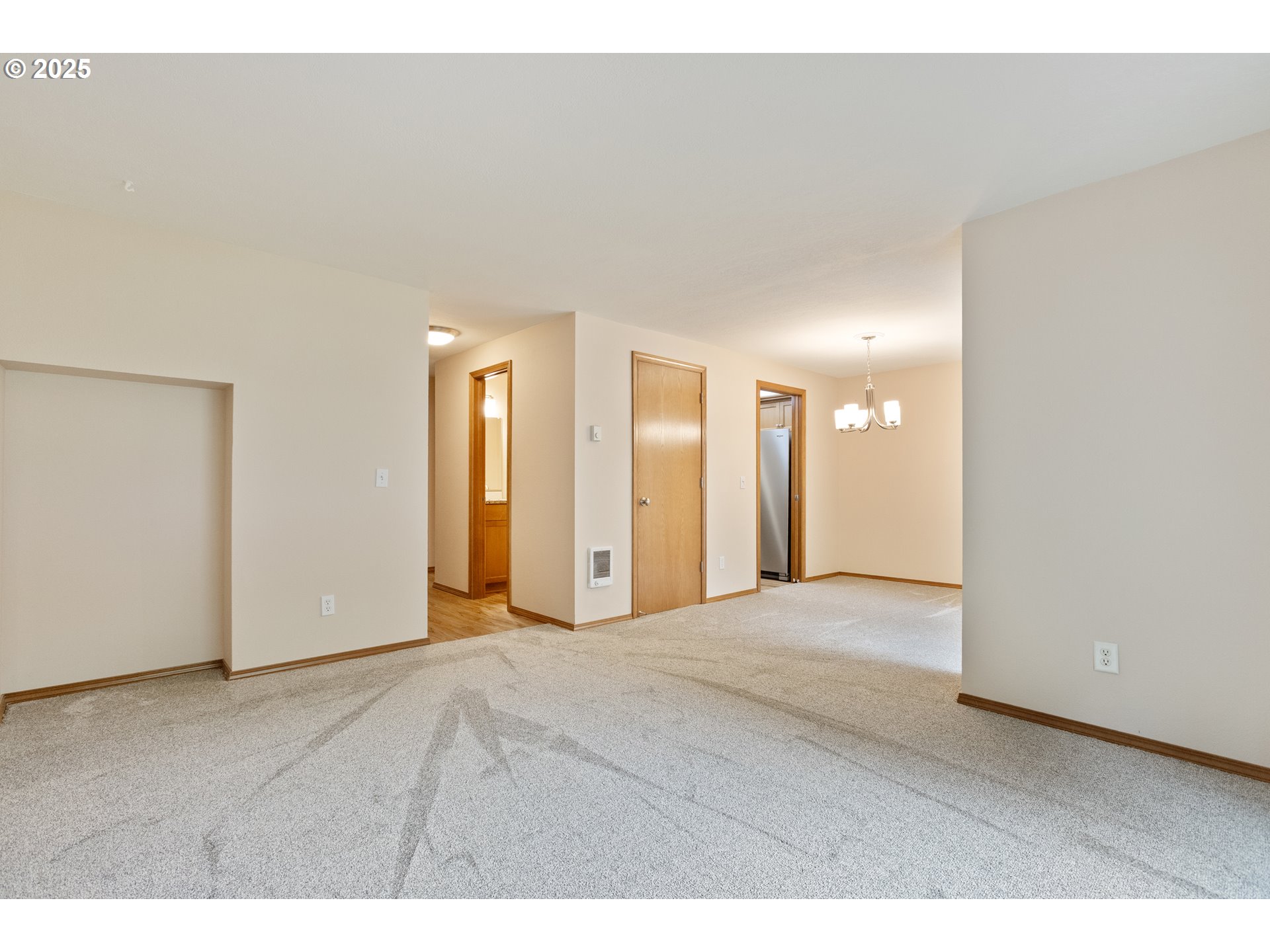 251 Northeast Village Squire Avenue, Unit 15 Gresham, OR 97030 - Photo 9 of 39