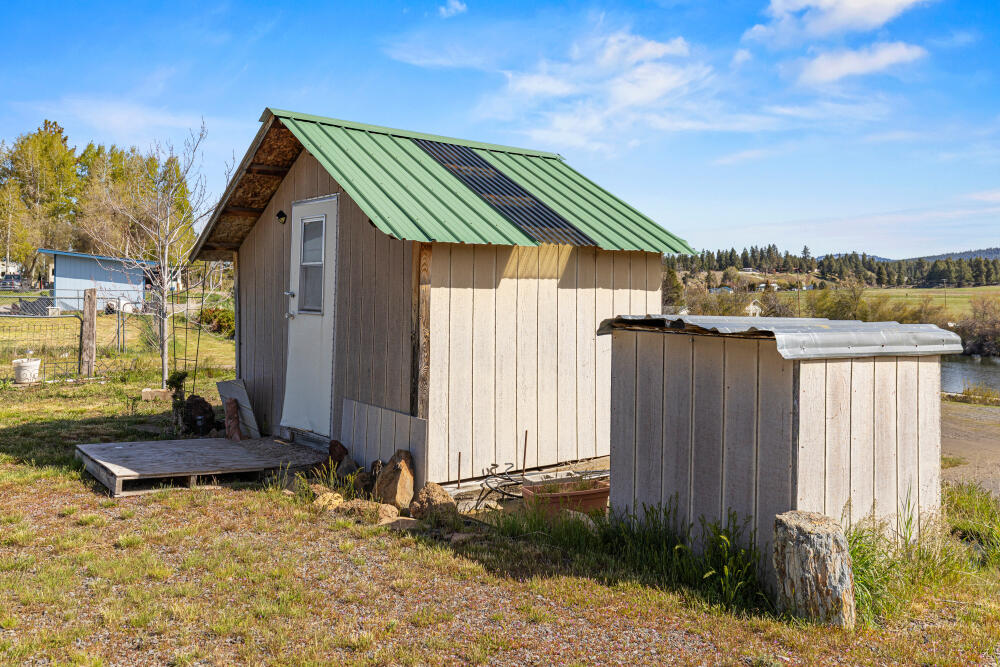 32315 Modoc Point Road Chiloquin, OR 97624 - Photo 61 of 71 32315ModocPointRd-33