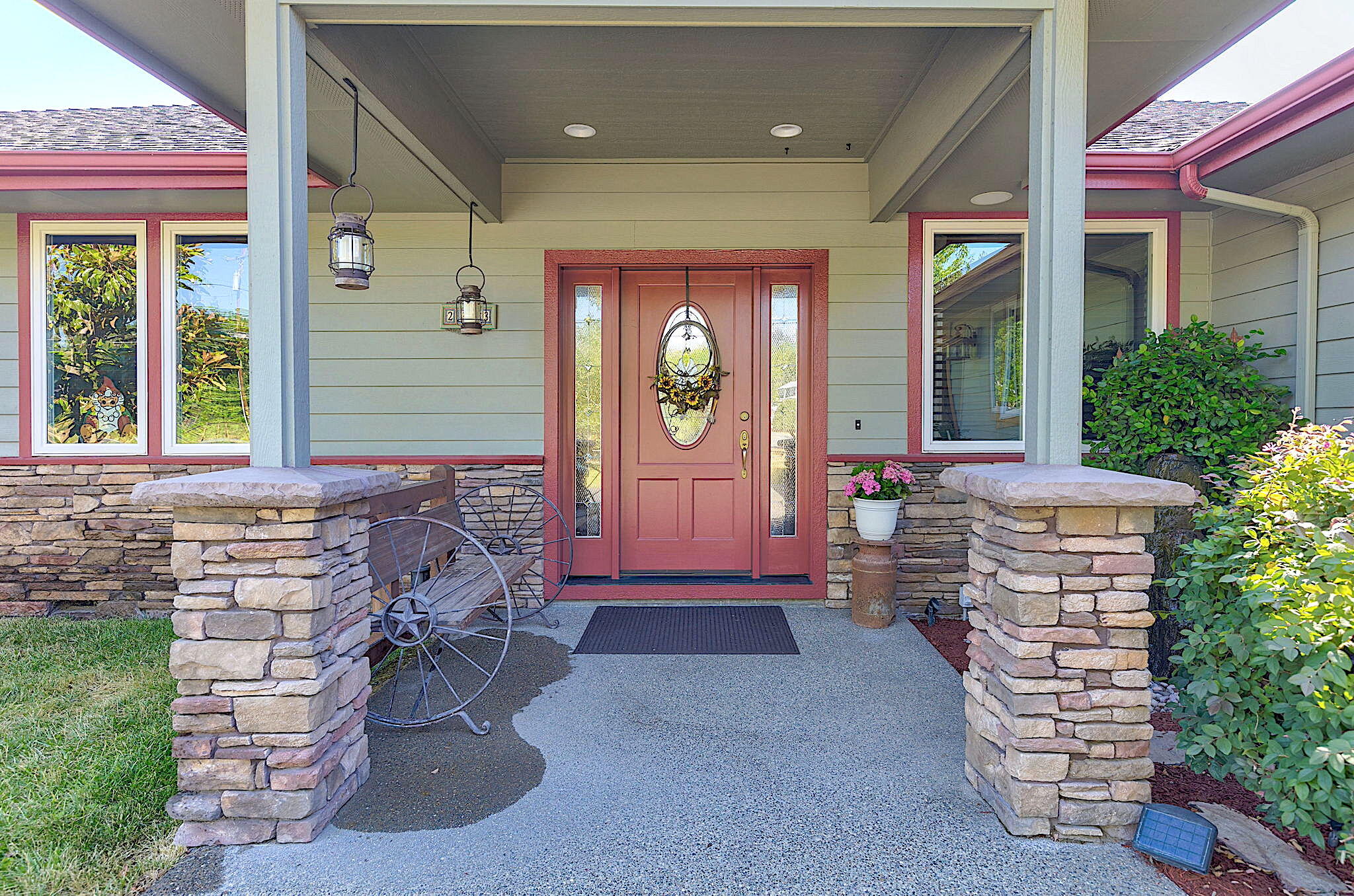 2323 Southwest Allen Creek Road Grants Pass, OR 97527 - Photo 9 of 43 6-web-or-mls-2323-allen-creek-rd