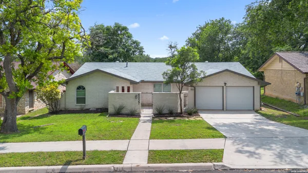 $2,400 | 6027 Forest Shadow Street, San Antonio, TX 78240