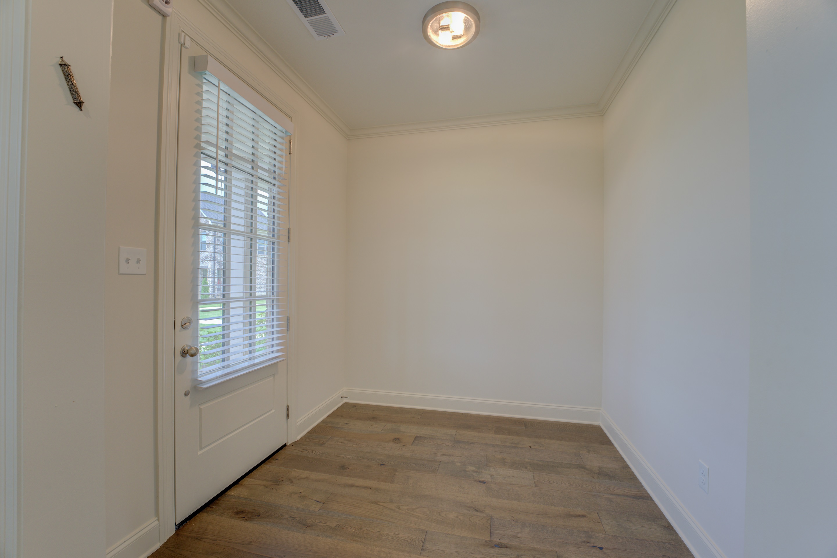 909 Ufton Alley Collierville, TN 38017 - Photo 15 of 29 a view of an empty room with a window