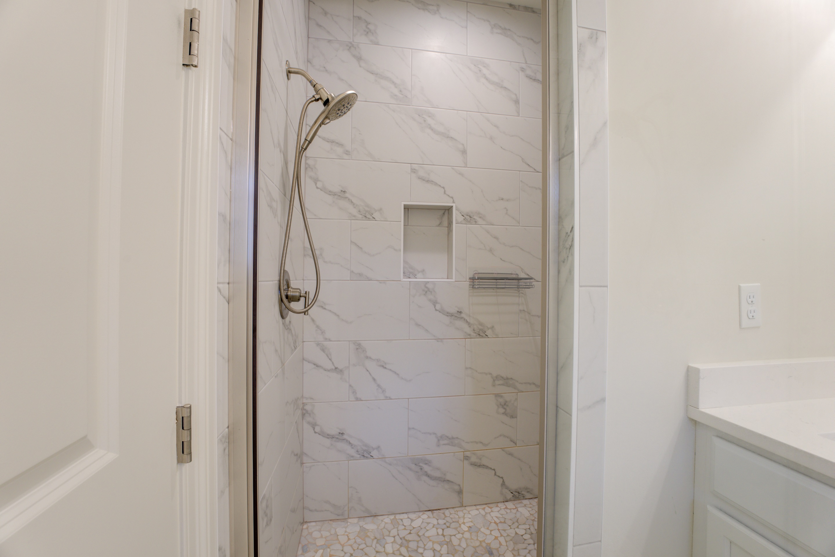 909 Ufton Alley Collierville, TN 38017 - Photo 19 of 29 a bathroom with a shower