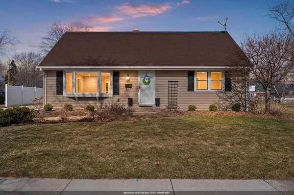 $339,900 | 637 North Winnebago Street, De Pere, WI 54115