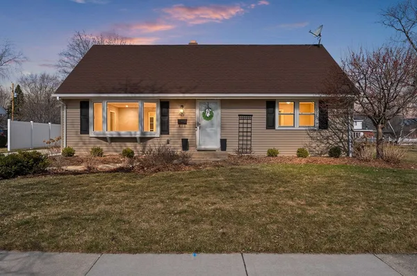 $339,900 | 637 North Winnebago Street, De Pere, WI 54115