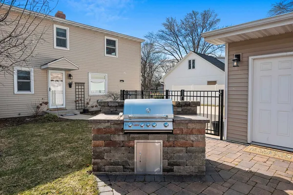 $339,900 | 637 North Winnebago Street, De Pere, WI 54115