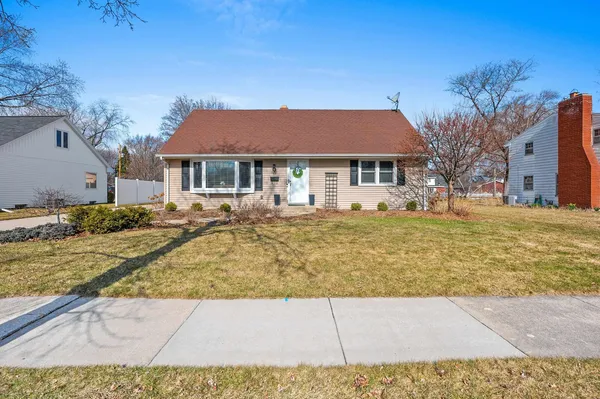 $339,900 | 637 North Winnebago Street, De Pere, WI 54115