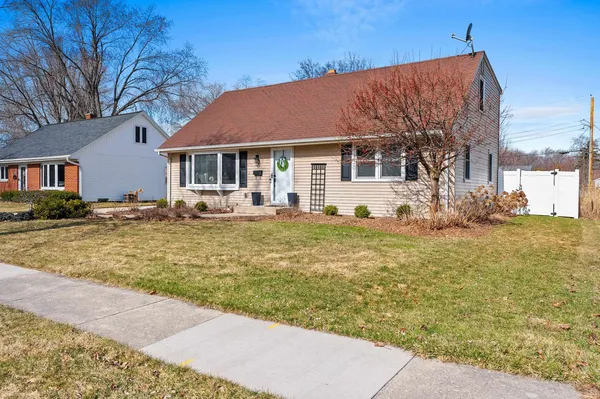 $339,900 | 637 North Winnebago Street, De Pere, WI 54115