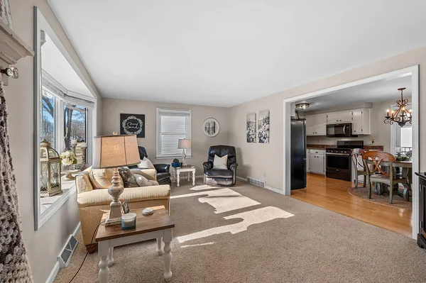 $339,900 | 637 North Winnebago Street, De Pere, WI 54115