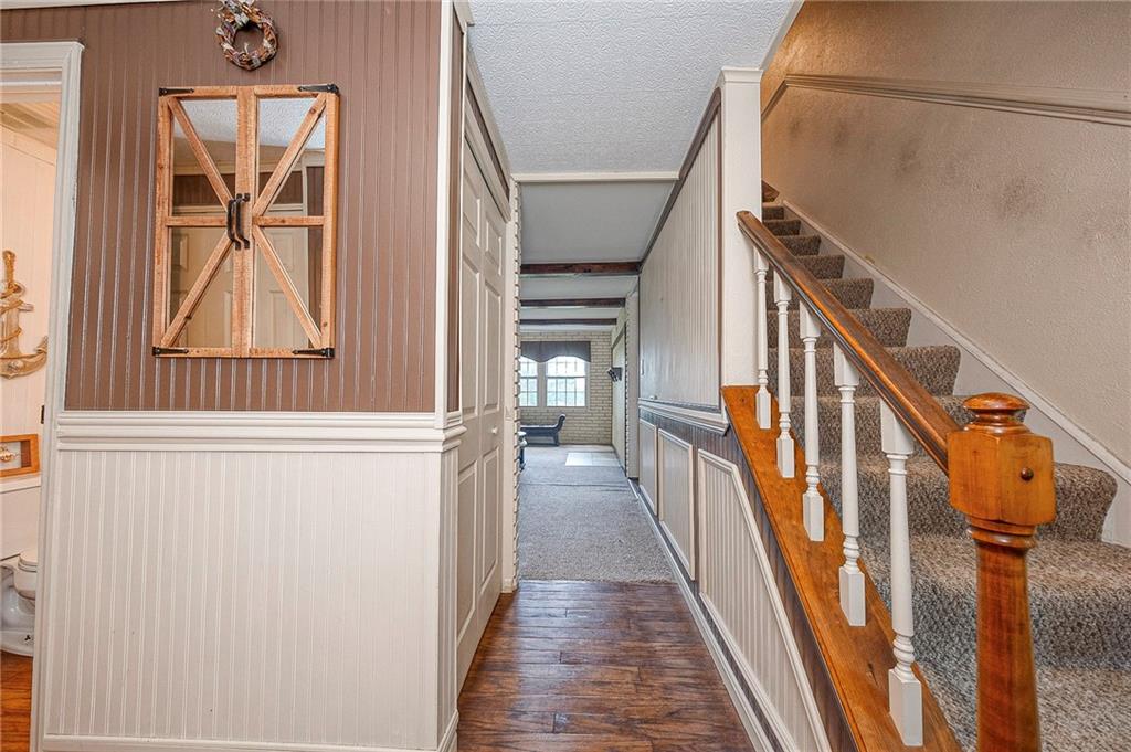 512 Aten Road Coraopolis, PA 15108 - Photo 9 of 30