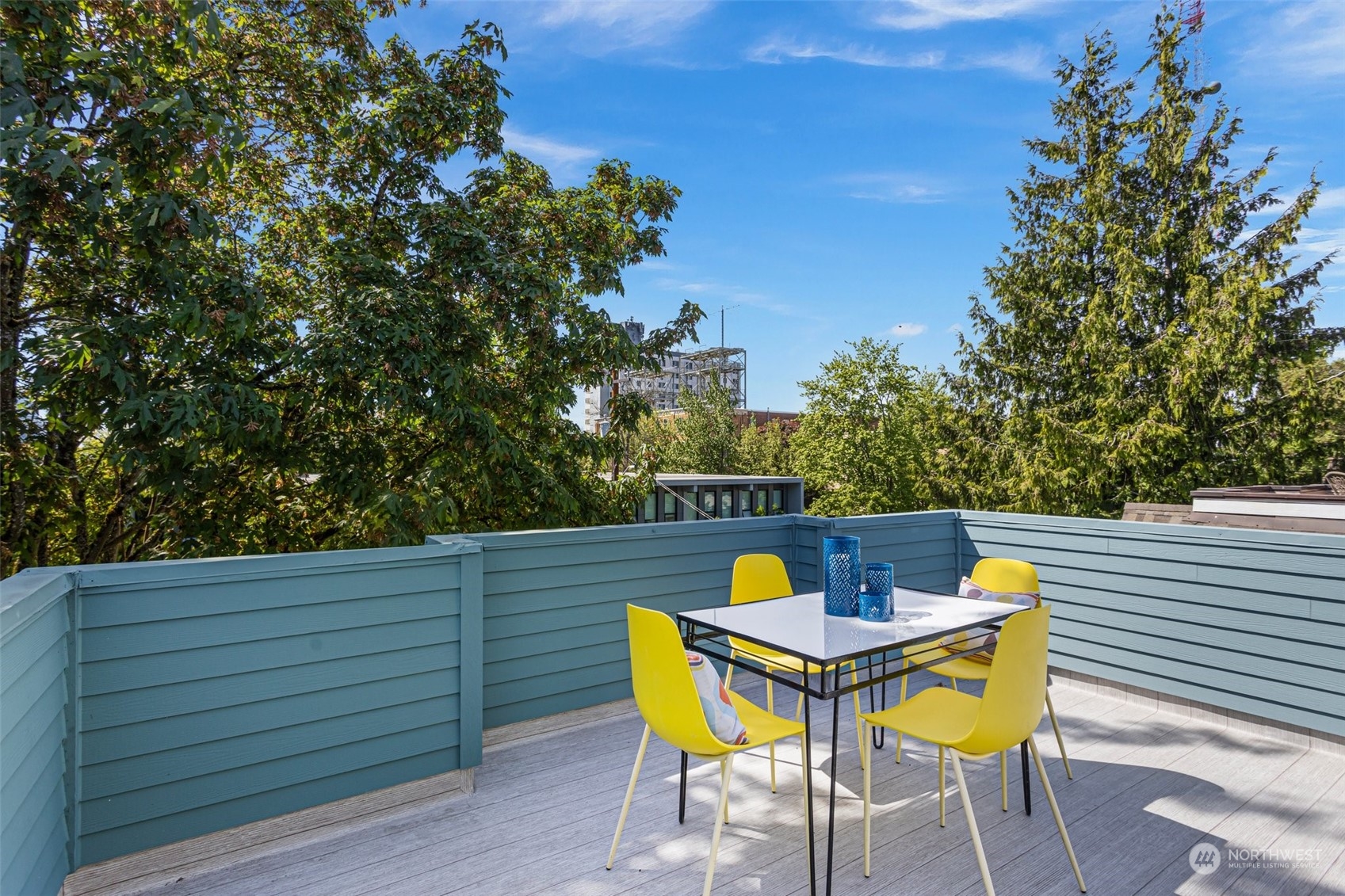 1424 18th Avenue Seattle, WA 98122 - Photo 20 of 29 a view of a chairs and table on the wooden floor