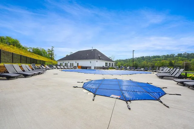 a view of an outdoor space and city view