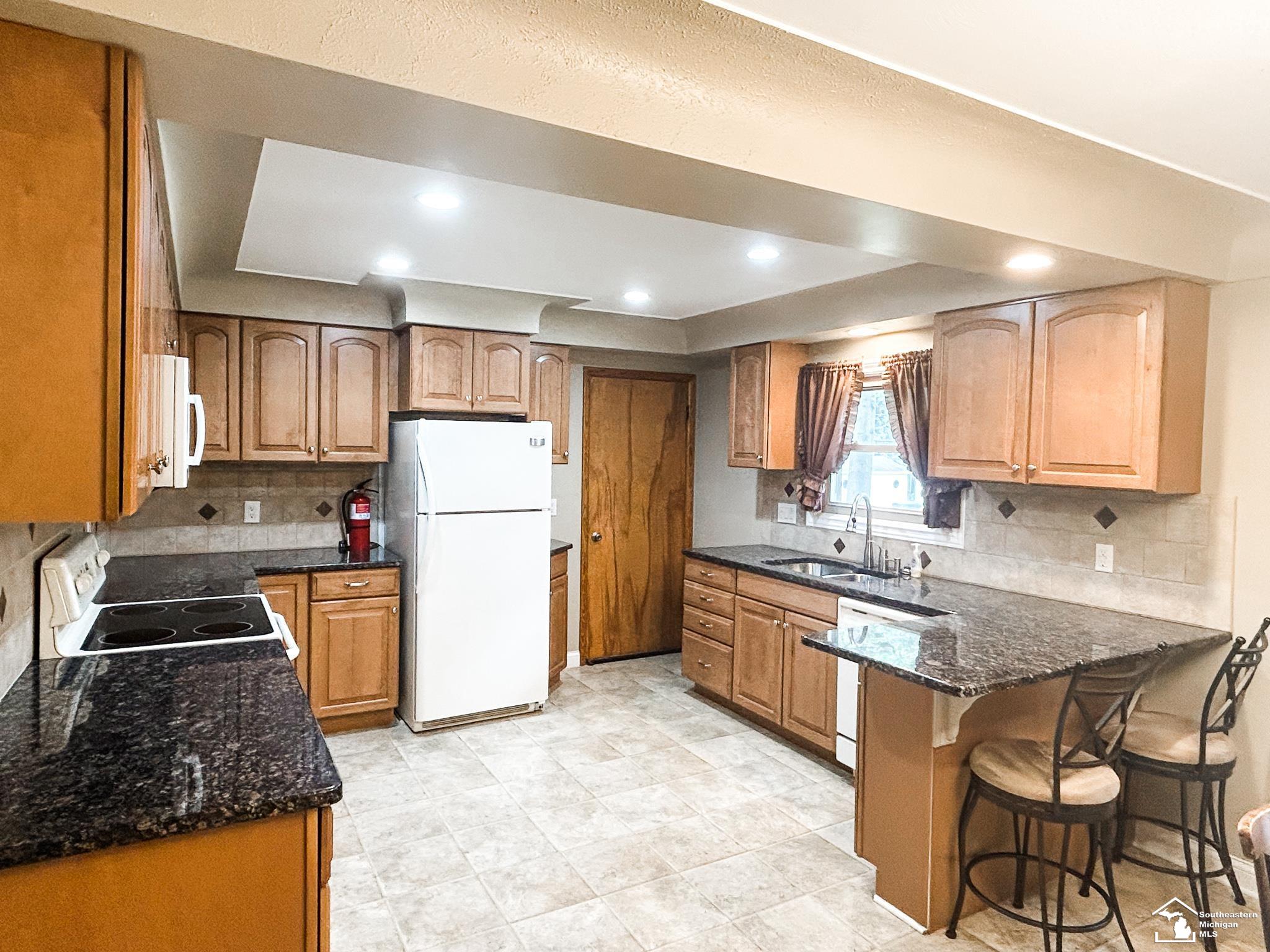 296 East Hurd Road Monroe, MI 48162 - Photo 10 of 48