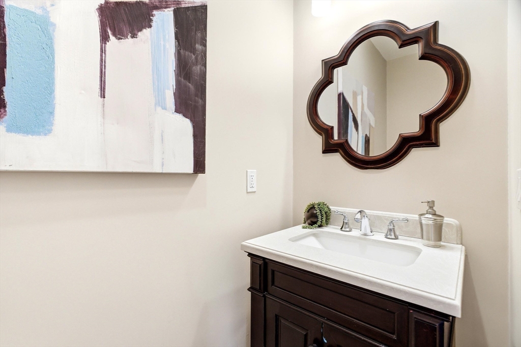 95 Athelstane Road, Unit 95 Newton, MA 02459 - Photo 14 of 39 Gallery Image 14