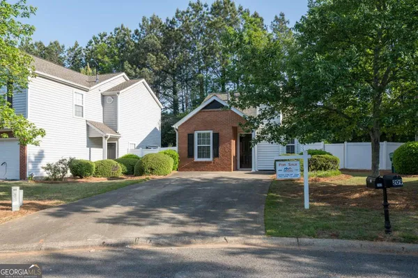 $289,000 | 207 Daventry Way, Woodstock, GA 30188