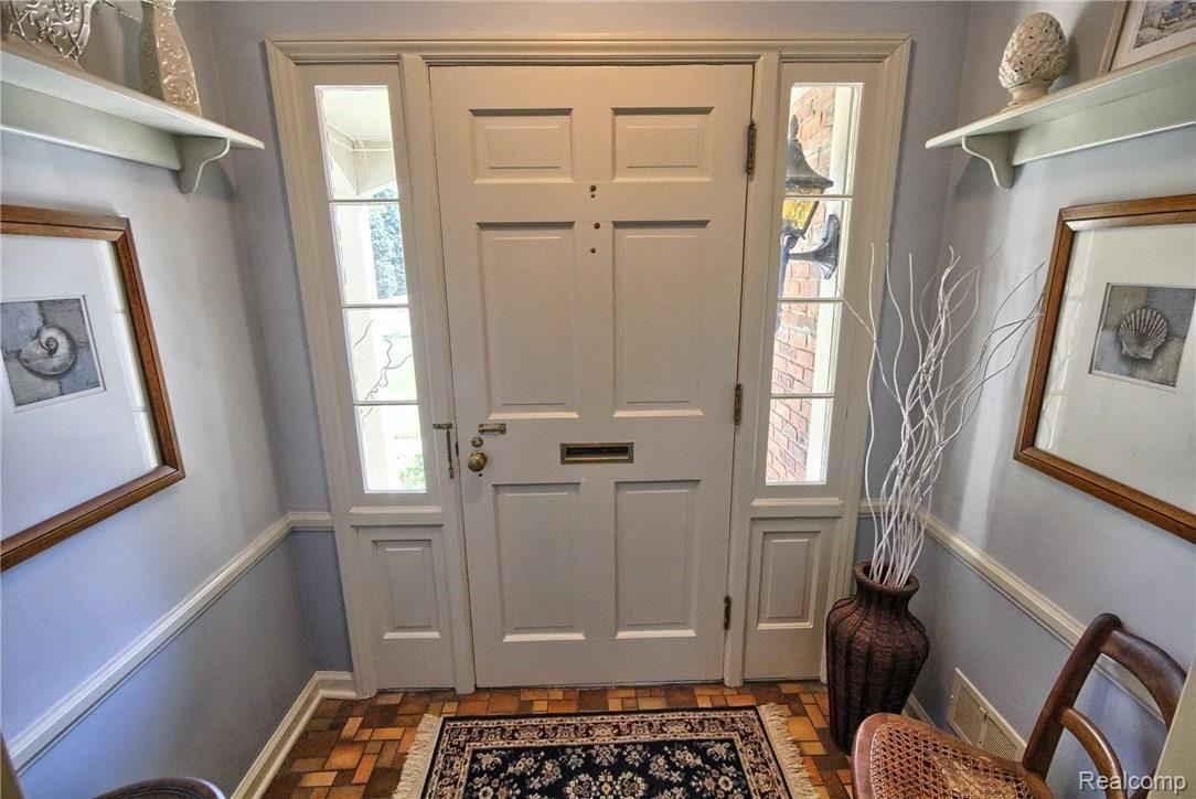 961 Trombley Road Grosse Pointe, MI 48230 - Photo 15 of 31 Foyer.jpg