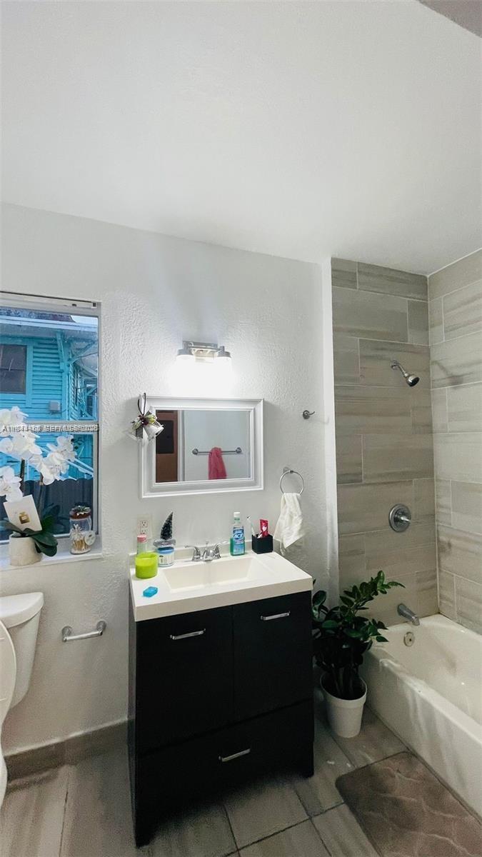 876 Southwest 2nd Street Miami, FL 33130 - Photo 11 of 13