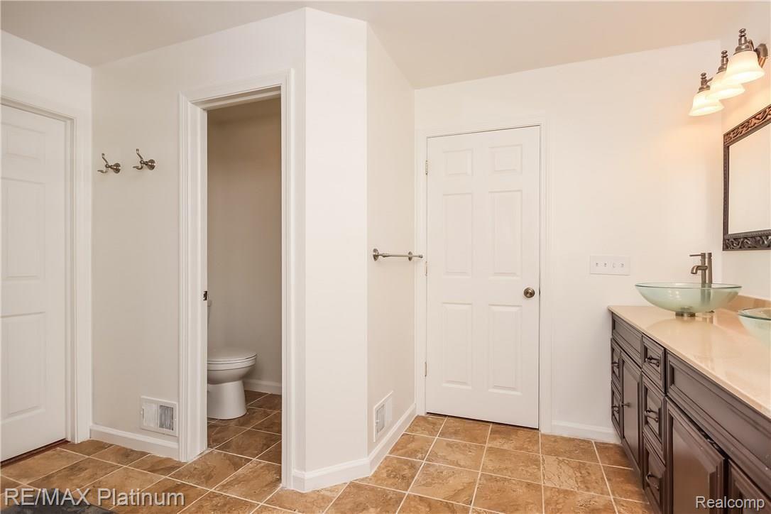 333 East Davis Road Howell, MI 48843 - Photo 29 of 65 030-5722303-large.jpg