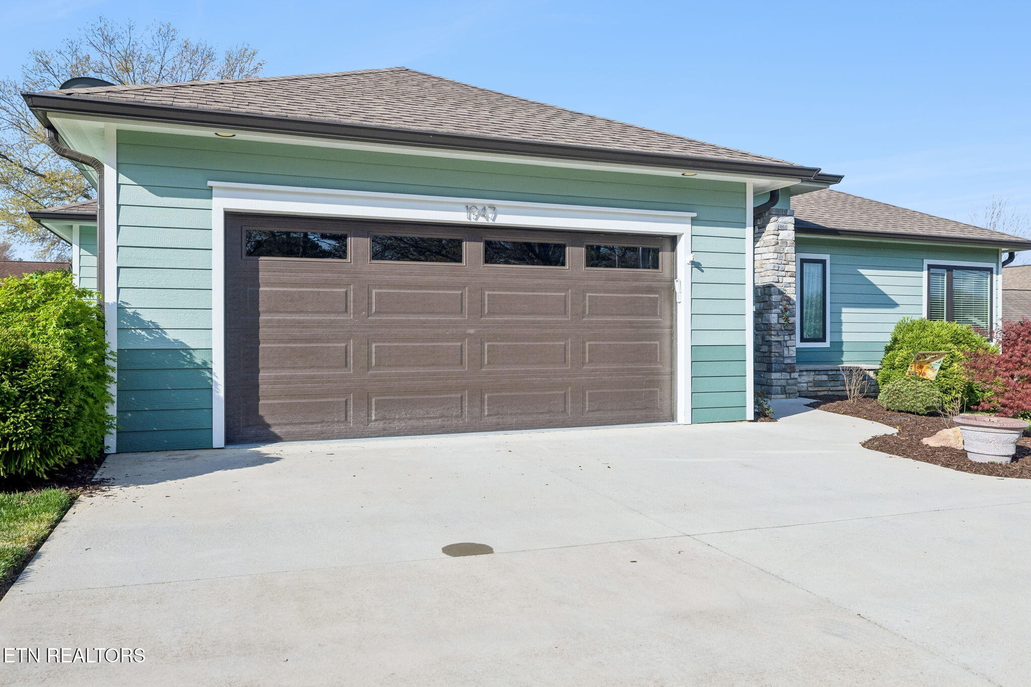 1947 Cochran Road Maryville, TN 37803 - Photo 4 of 47 Gallery Image 4