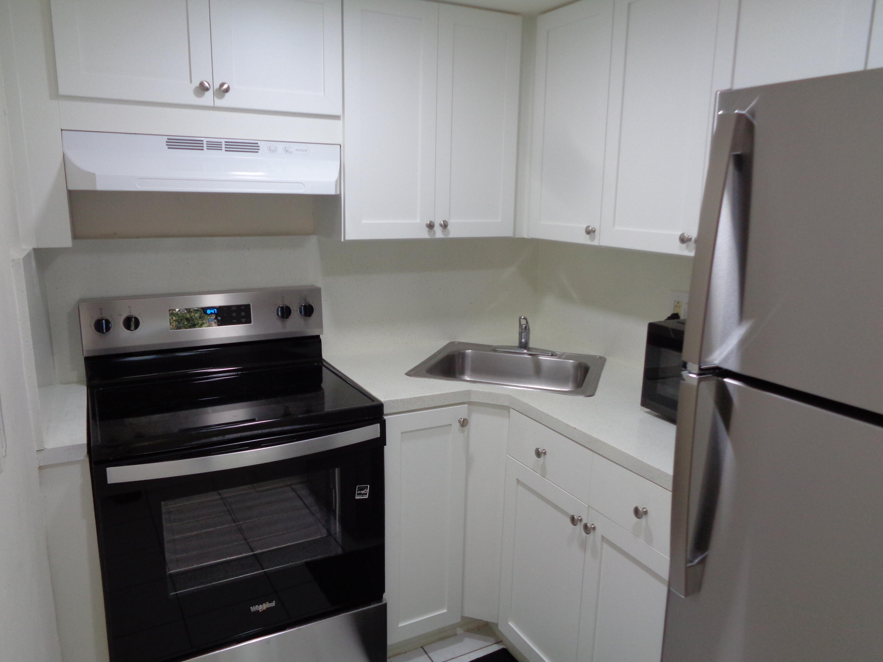 270 South Cypress Road, Unit 202 Pompano Beach, FL 33060 - Photo 3 of 19 DSC01735