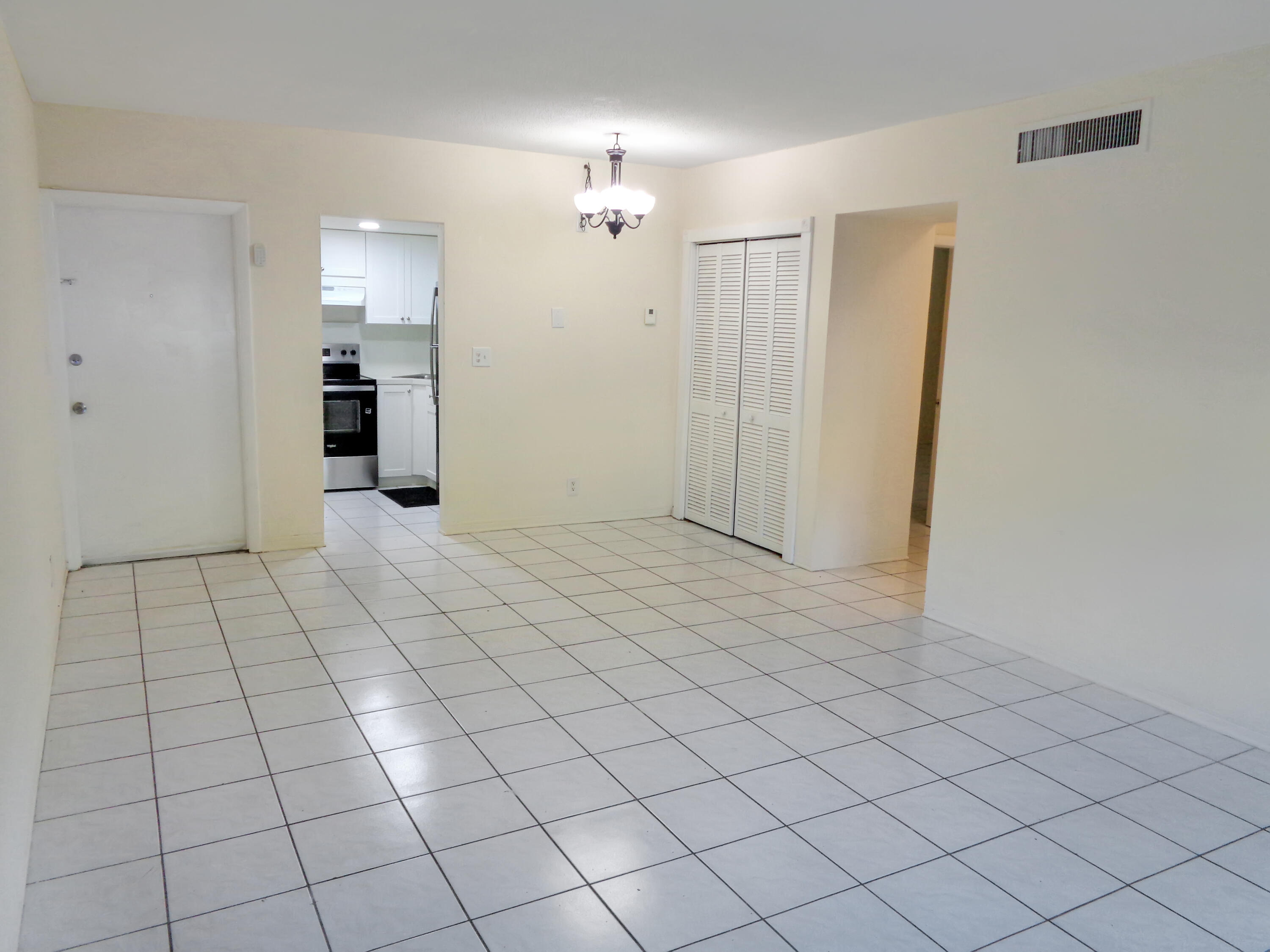 270 South Cypress Road, Unit 202 Pompano Beach, FL 33060 - Photo 4 of 19 DSC01738