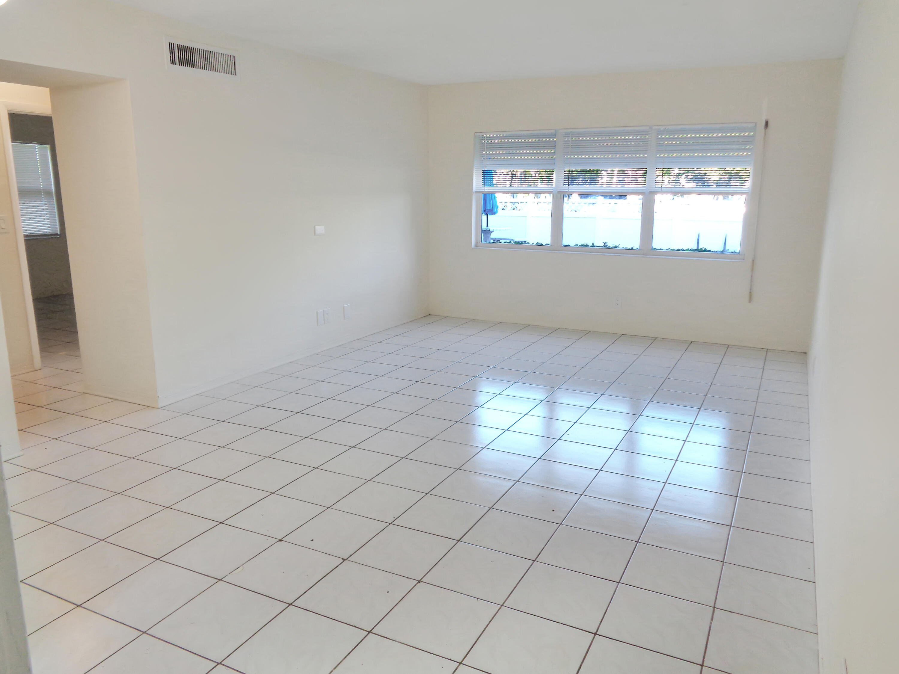 270 South Cypress Road, Unit 202 Pompano Beach, FL 33060 - Photo 5 of 19 DSC01732