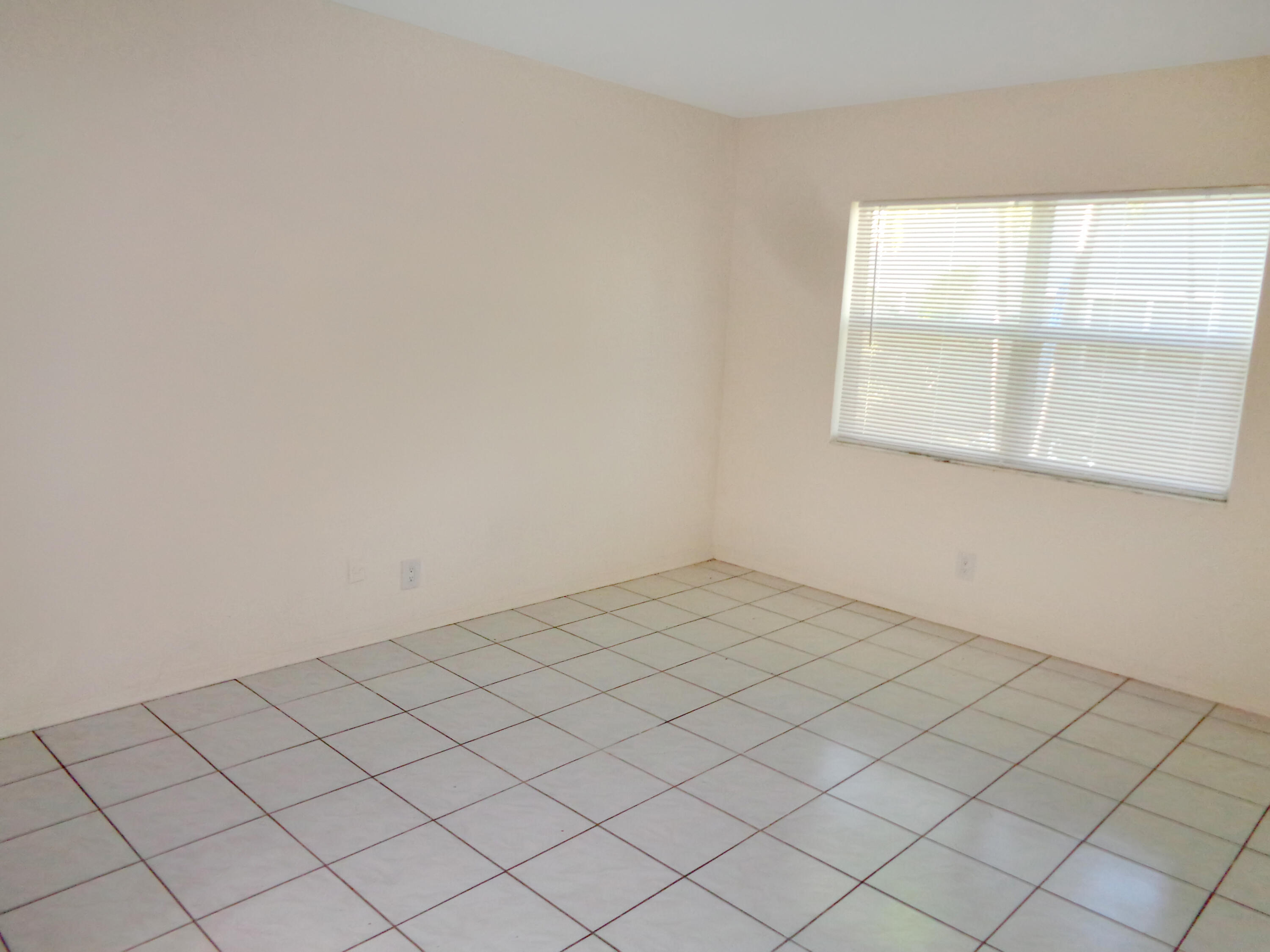 270 South Cypress Road, Unit 202 Pompano Beach, FL 33060 - Photo 9 of 19 DSC01745