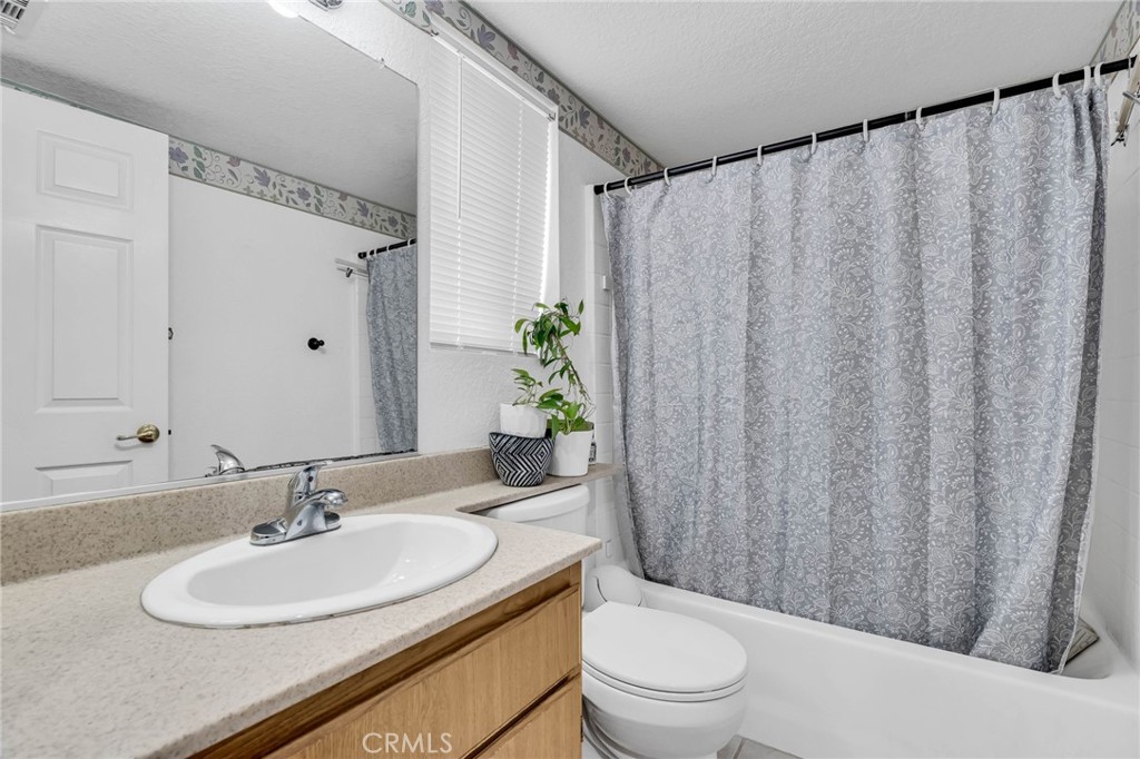 9155 Cedros Avenue, Unit 12 Panorama City, CA 91402 - Photo 12 of 34 Bathroom #3