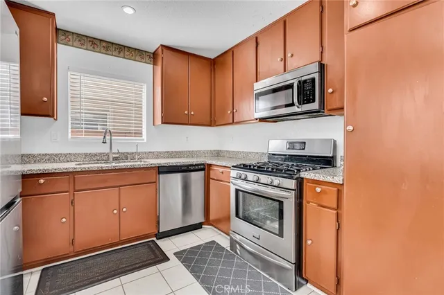 $735,000 | 9155 Cedros Avenue, Unit 12, Panorama City, CA 91402