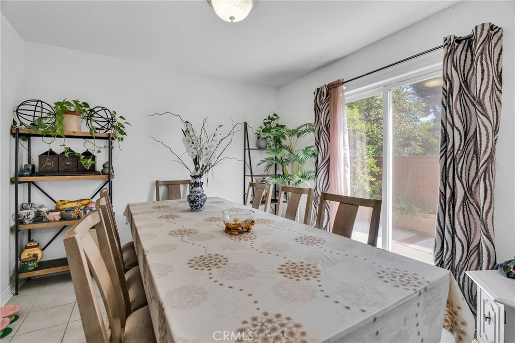 9155 Cedros Avenue, Unit 12 Panorama City, CA 91402 - Photo 20 of 34 Dining Room