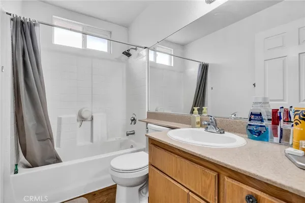 $725,000 | 9155 Cedros Avenue, Unit 12, Panorama City, CA 91402