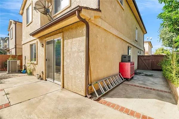 $725,000 | 9155 Cedros Avenue, Unit 12, Panorama City, CA 91402