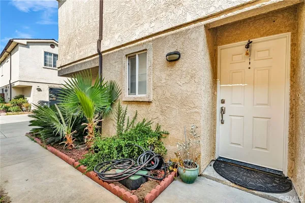 $725,000 | 9155 Cedros Avenue, Unit 12, Panorama City, CA 91402