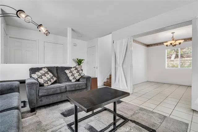 $735,000 | 9155 Cedros Avenue, Unit 12, Panorama City, CA 91402