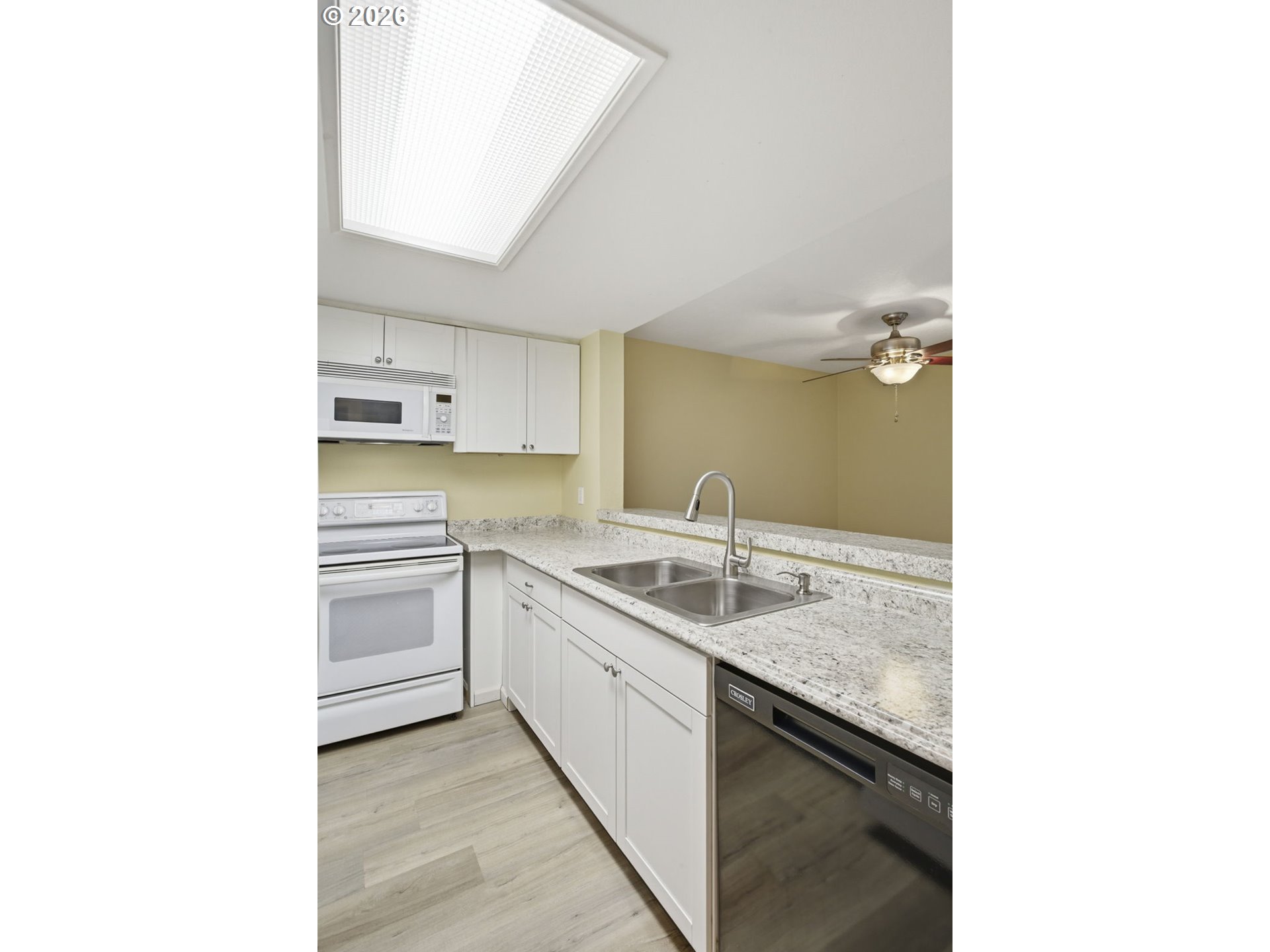 9842 Southeast Talbert Street Clackamas, OR 97015 - Photo 13 of 36 Kitchen