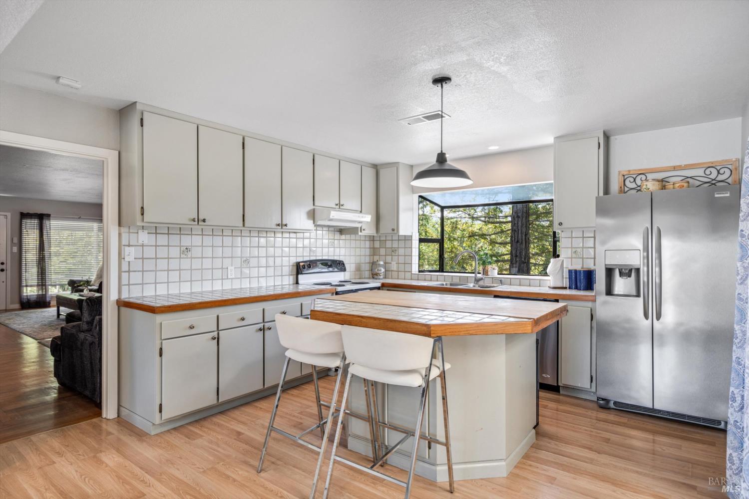 317 Alexander Valley Road Healdsburg, CA 95448 - Photo 13 of 51