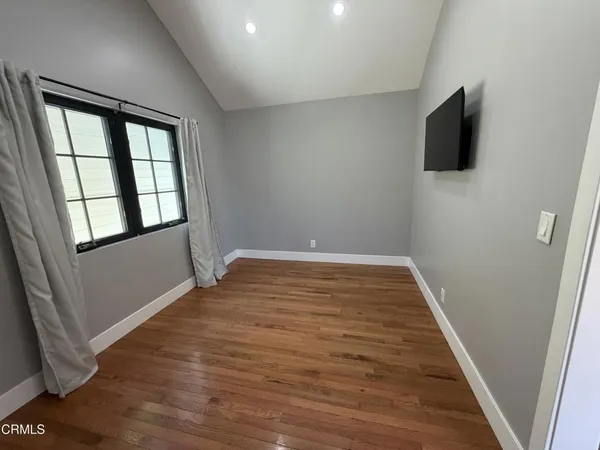 $1,850,000 | 4703 Oakwood Avenue, La Canada Flintridge, CA 91011
