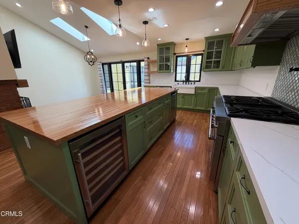 $1,850,000 | 4703 Oakwood Avenue, La Canada Flintridge, CA 91011