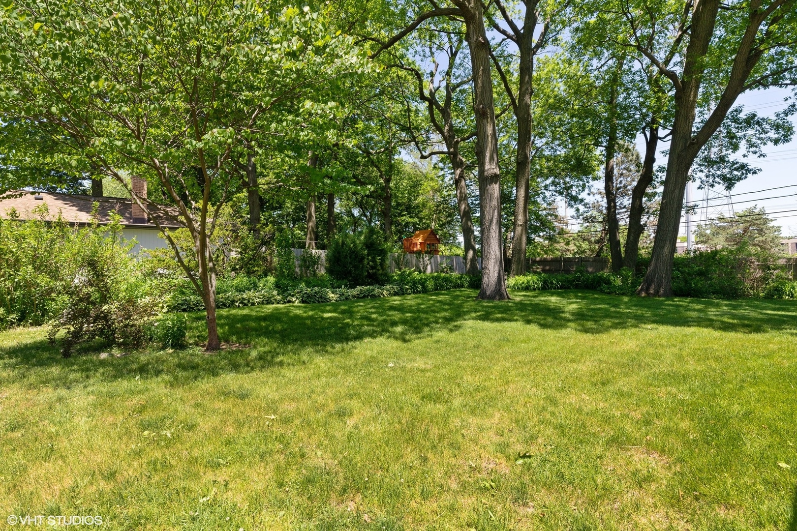 1015 Longaker Road Northbrook, IL 60062 - Photo 9 of 12 a view of backyard with green space
