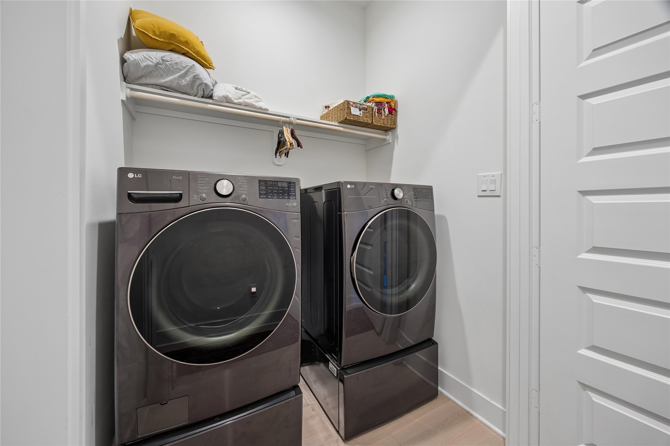 3107 Webster Street, Unit B Houston, TX 77004 - Photo 7 of 23 Washer and Dryer incuded