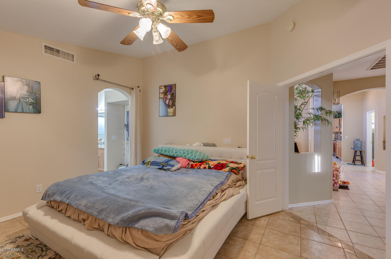 2012 East Smoke Tree Road Gilbert, AZ 85296 - Photo 14 of 29 int6