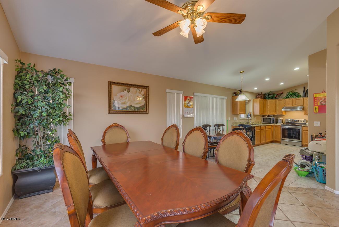2012 East Smoke Tree Road Gilbert, AZ 85296 - Photo 16 of 29 int14