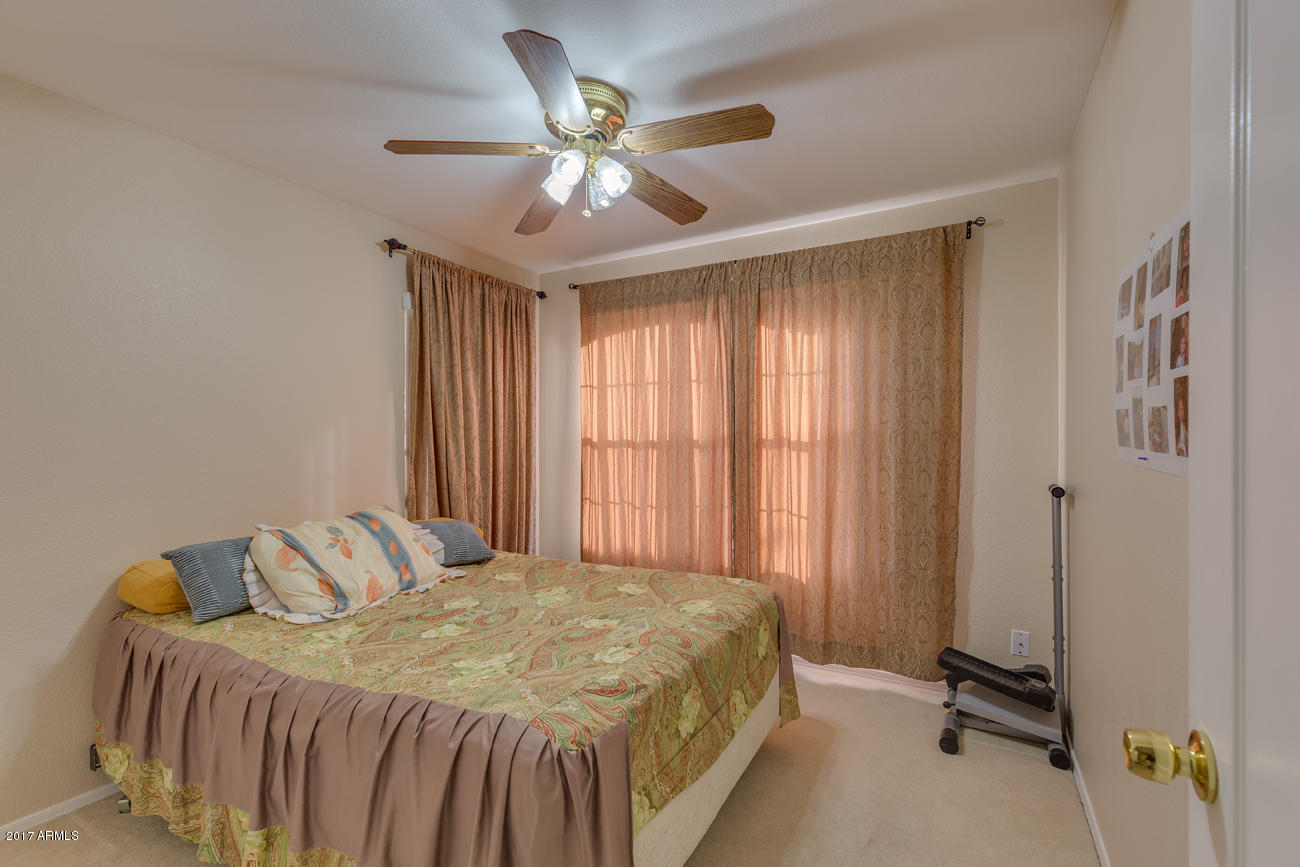 2012 East Smoke Tree Road Gilbert, AZ 85296 - Photo 20 of 29 int3