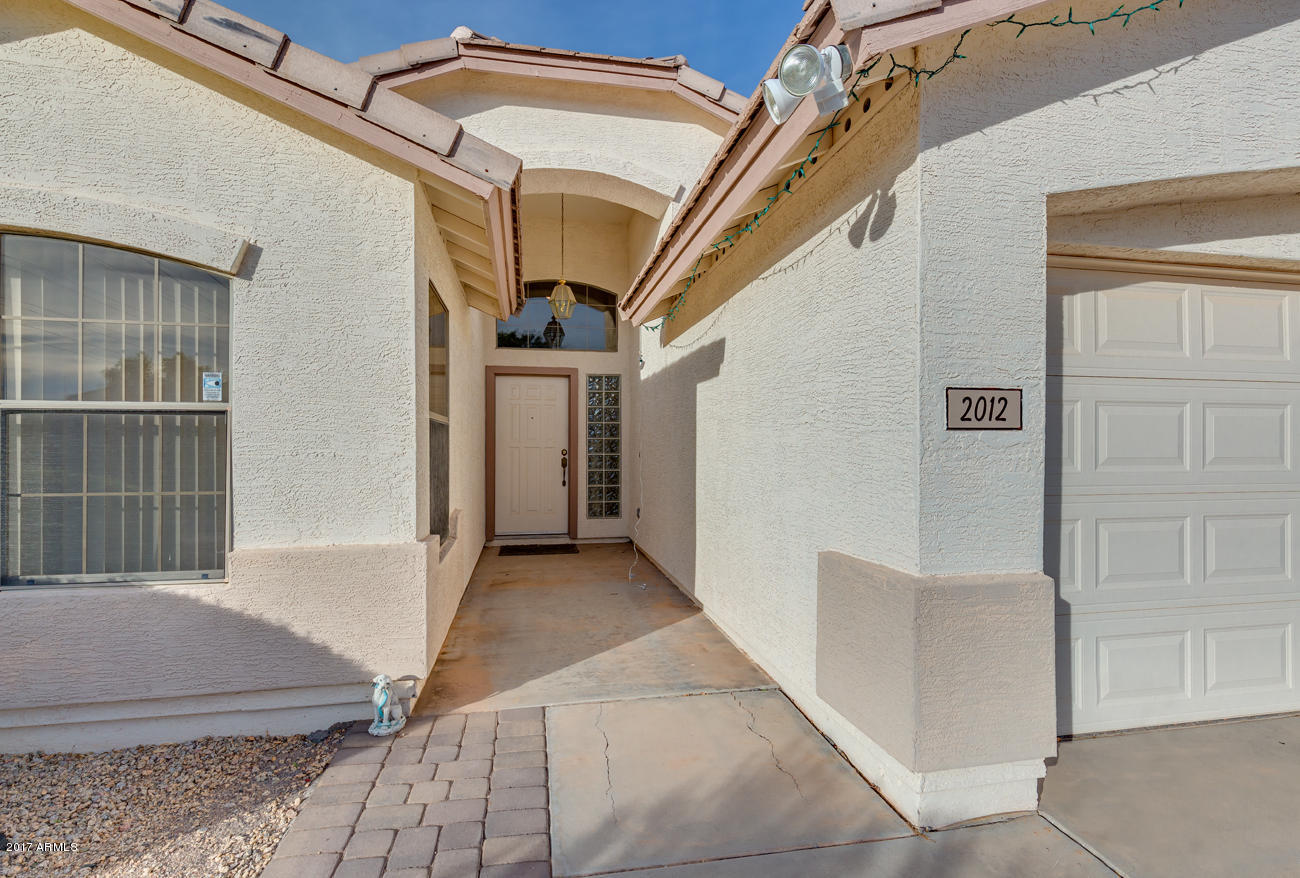 2012 East Smoke Tree Road Gilbert, AZ 85296 - Photo 5 of 29 front19