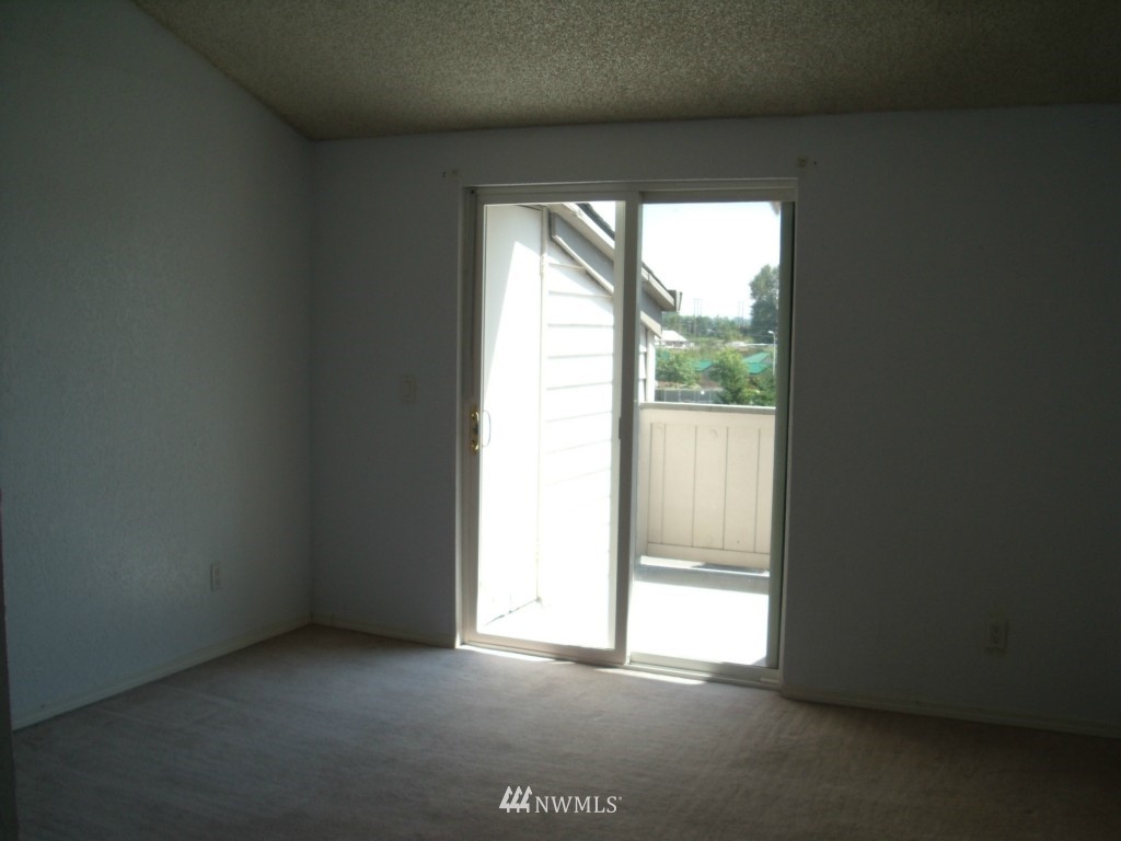 2619 Northeast 4th Street, Unit 131 Renton, WA 98056 - Photo 5 of 7 Gallery Image 5