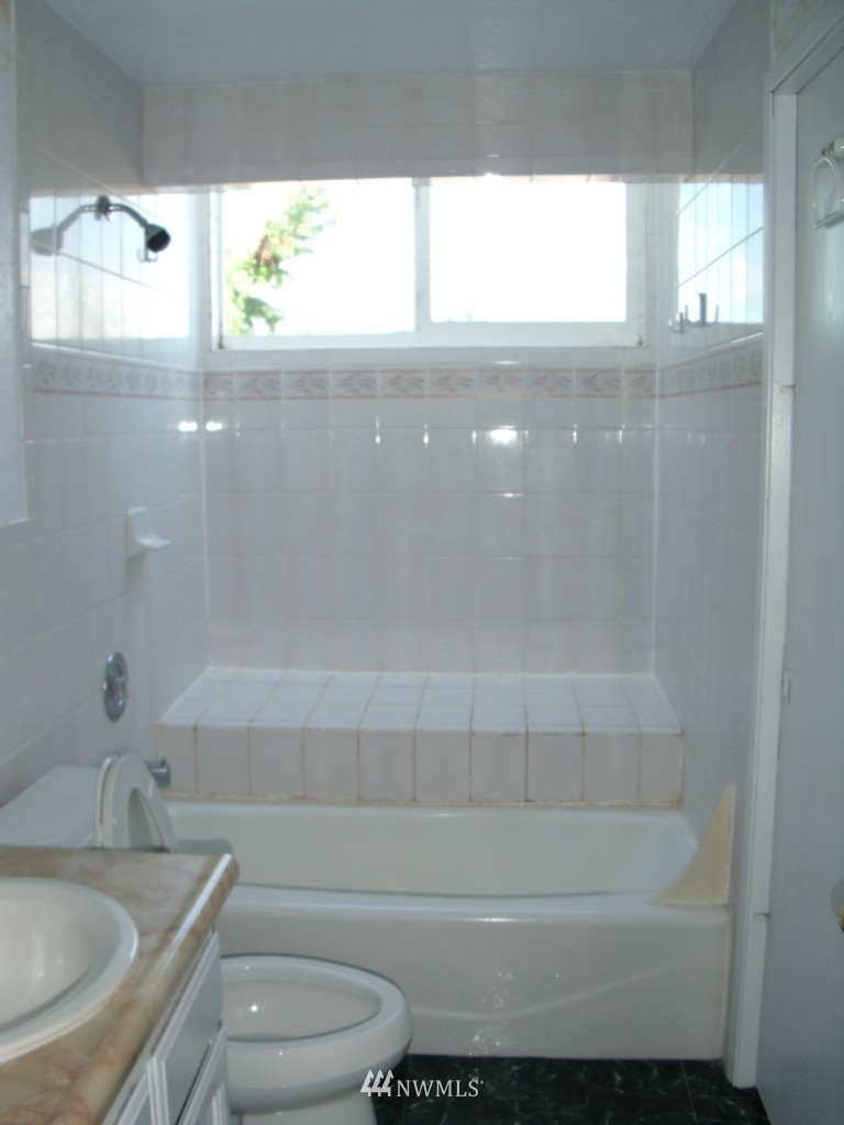 2619 Northeast 4th Street, Unit 131 Renton, WA 98056 - Photo 7 of 7 Gallery Image 7