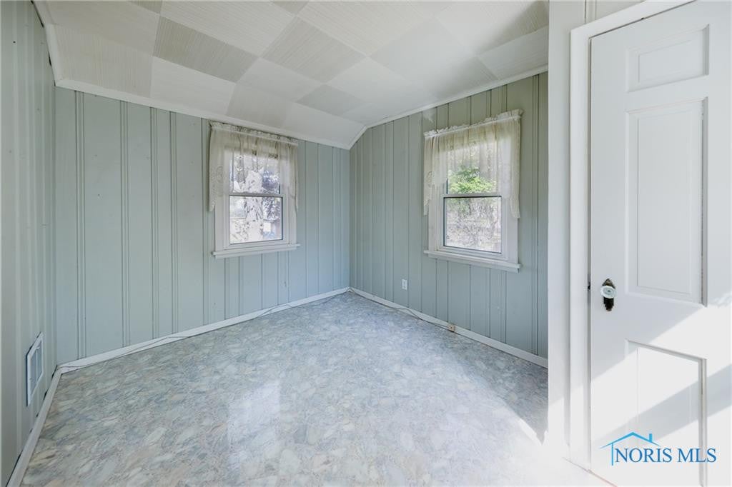 1586 Gould Road Toledo, OH 43612 - Photo 12 of 24 Gallery Image 12