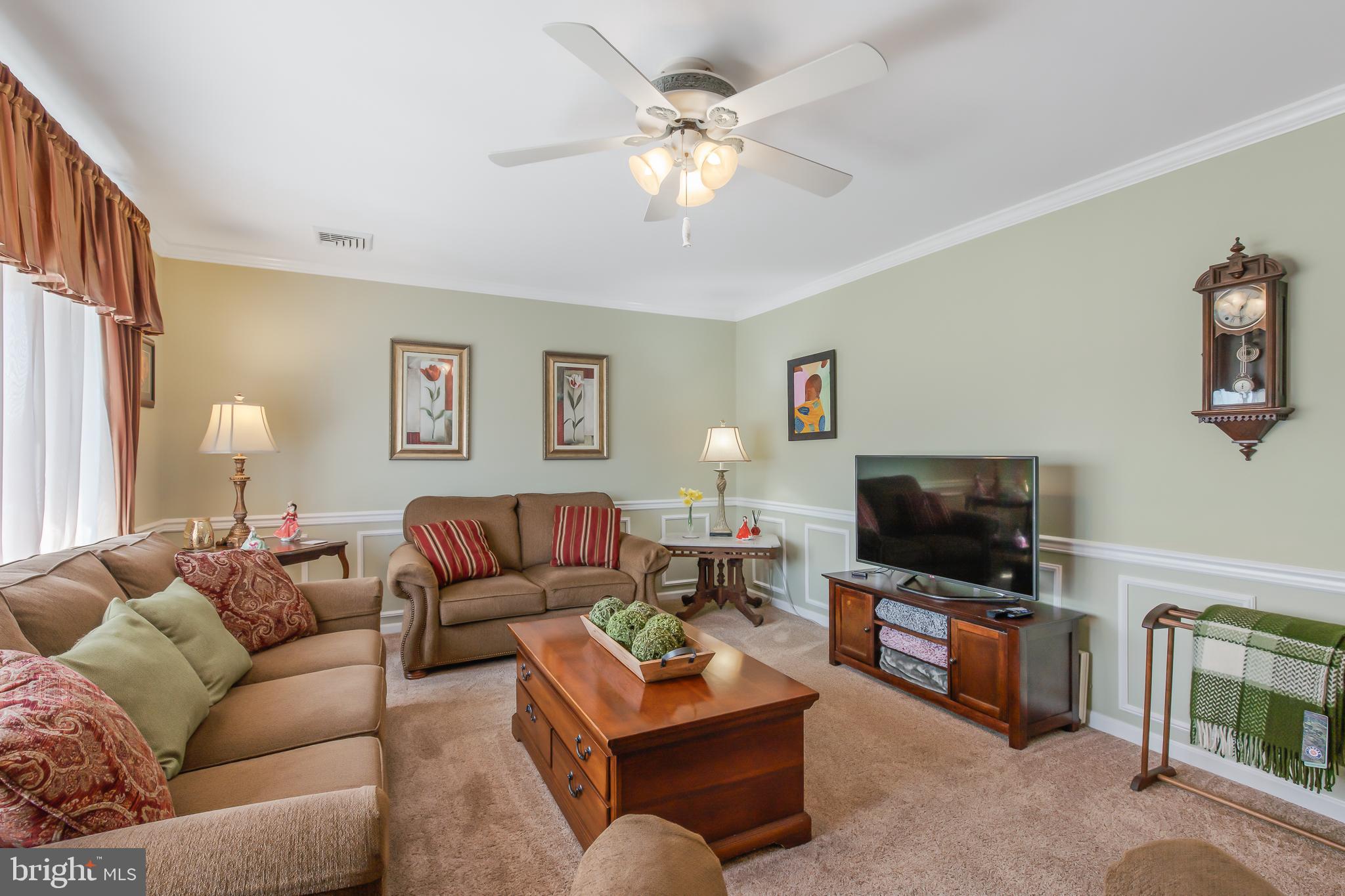280 West Sunhill Road Manheim, PA 17545 - Photo 6 of 50 Living Room